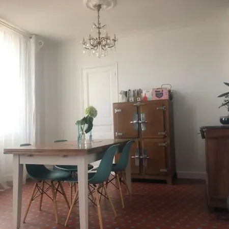 Apartment Bourgeois Au Calme Et A 2 Pas Du Centre