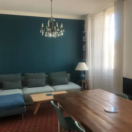 Apartment Bourgeois Au Calme Et A 2 Pas Du Centre